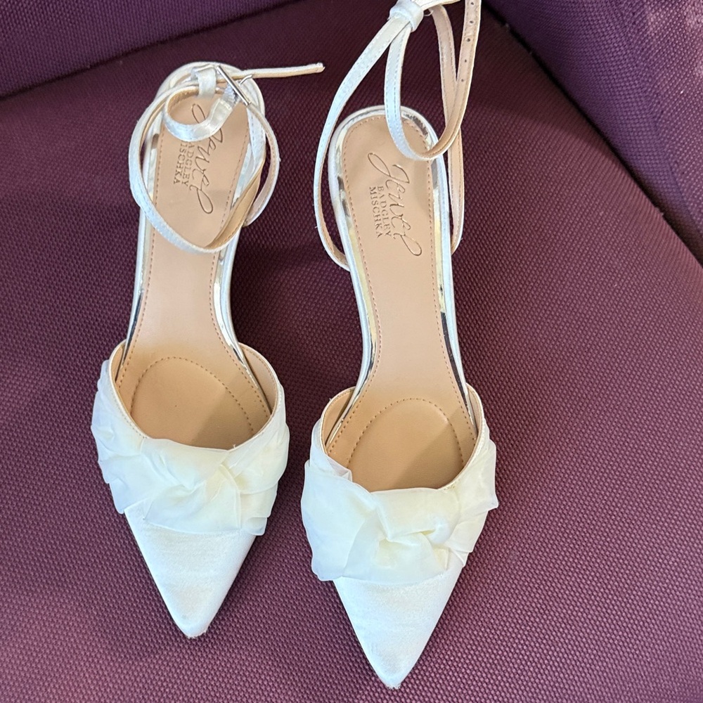 Jewel Badgley Mischka Cream Heels with Floral Detail